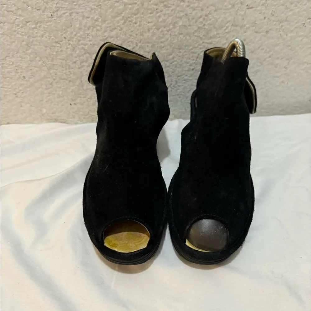Fly London Yala Perf Suede Open Toe Wedge Sandals 39